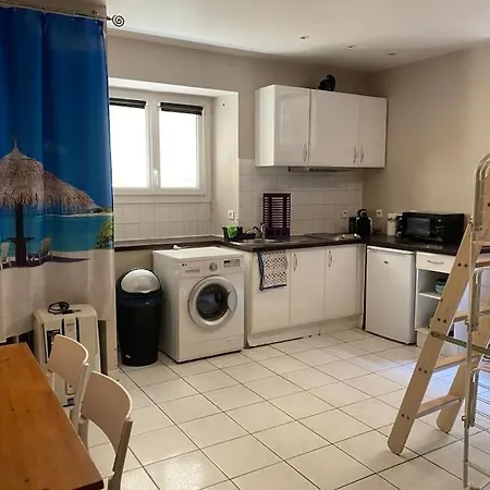 Studio A Moins De 10 M De La Plage Et Au Coeur Du Centre Apartment