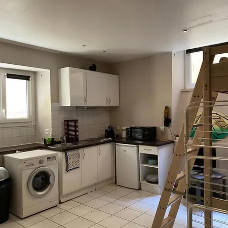 Studio A Moins De 10 M De La Plage Et Au Coeur Du Centre Apartment *